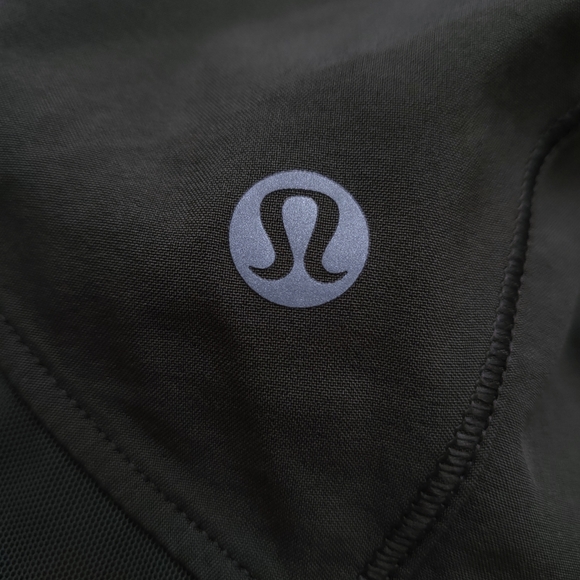 🍋Like New Lululemon Miles Ahead Short (2.5") - Picture 8 of 12